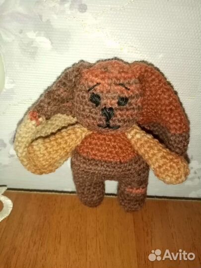 Вязаный заяц