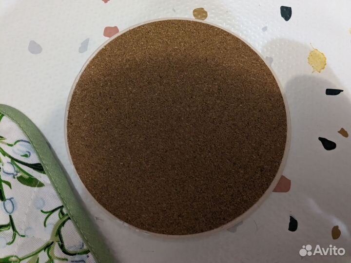 Прихватка и подставка под горячее белая ландыши