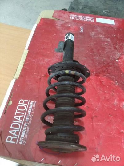 Стойка амортизатора Volvo Xc70 BZ