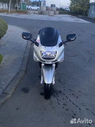 Kawasaki zzr 400