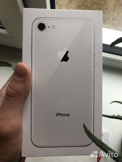 iPhone 8, 64 ГБ