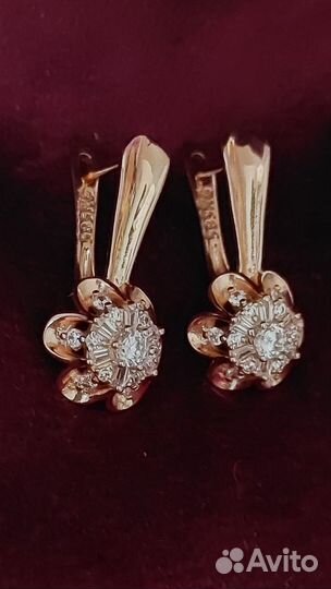 Золотые серьги цветок с цирконом проба 585 RG