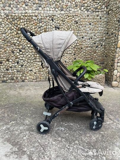 Коляска прогулочная