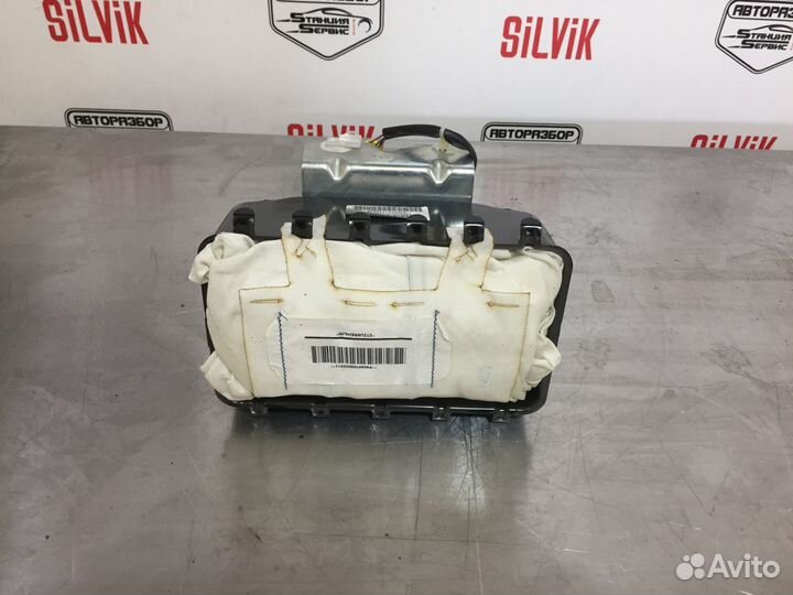 Подушка безопасности пассажира Jeep Grand Cherokee