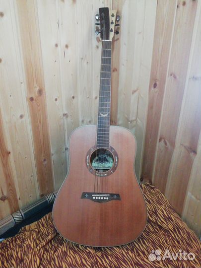 Красивая стильная и необычная гитара Gilmour