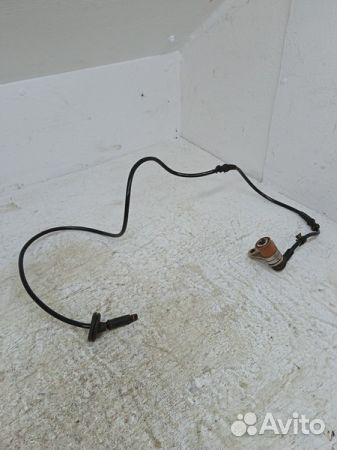 Датчик ABS передний