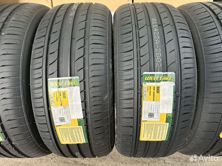 Westlake SA37 285/45 R22 114V