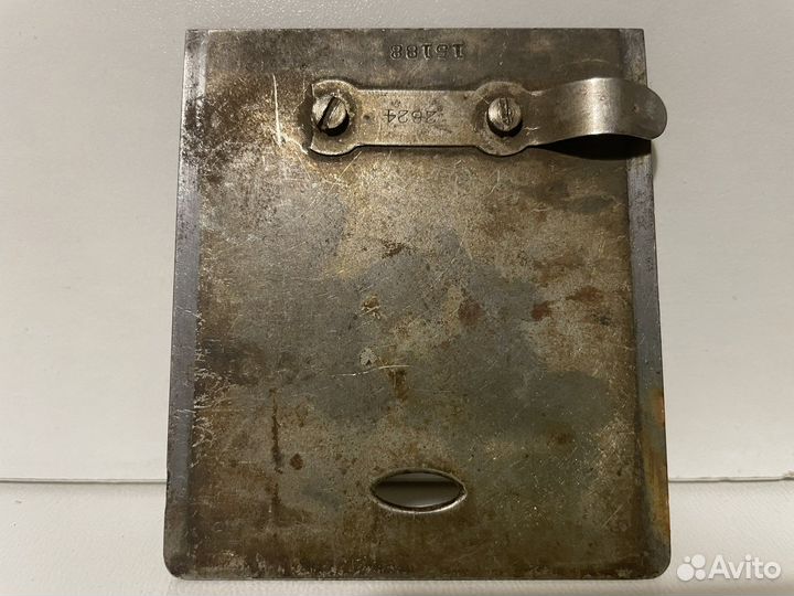 Задвижная пластинка от швейной машинки