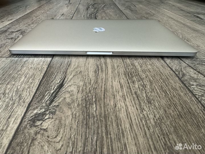 MacBook Pro 15 2019 топ i7/32GB/512SSD/Radeon Pro