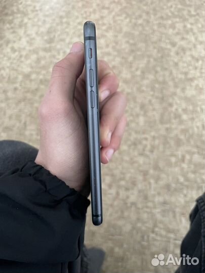 iPhone 8, 64 ГБ