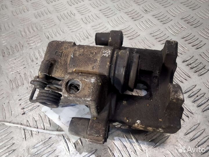 Задний правый суппорт Renault Laguna 2