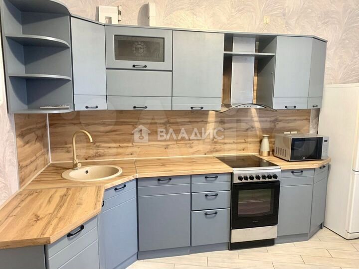 2-к. квартира, 68 м², 4/14 эт.