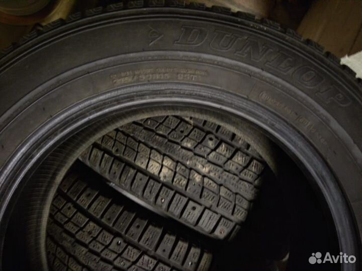 Dunlop SP Winter Ice 01 205/65 R16