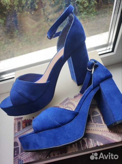 Босоножки 38