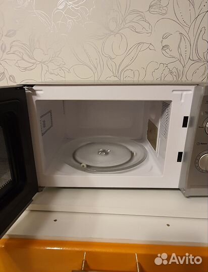 Микроволновая печь Midea MM720CPI-S