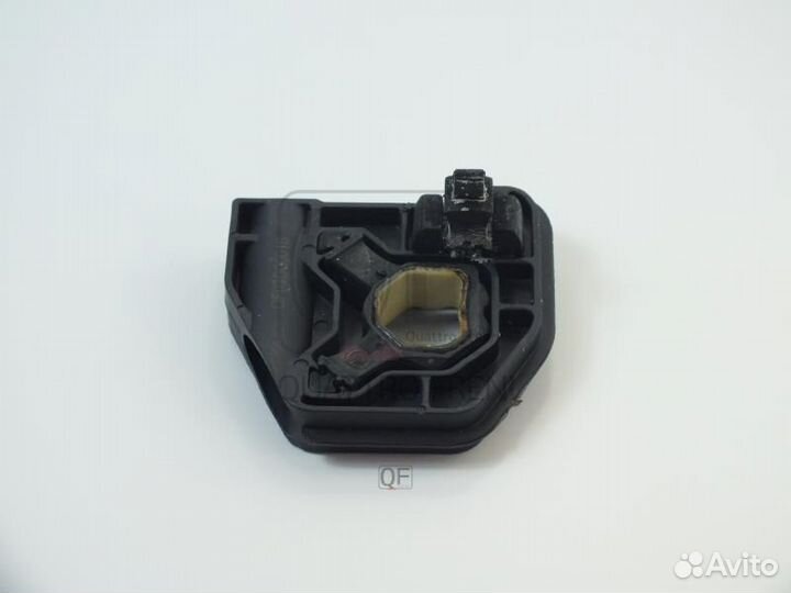 Кронштейн радиатора lh