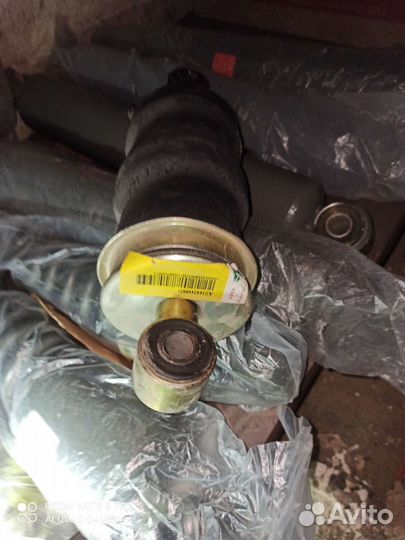 Амортизатор кабины A7 передний пневматический howo