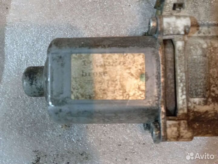 Моторчик стеклоподъемника передней правой двери Ме