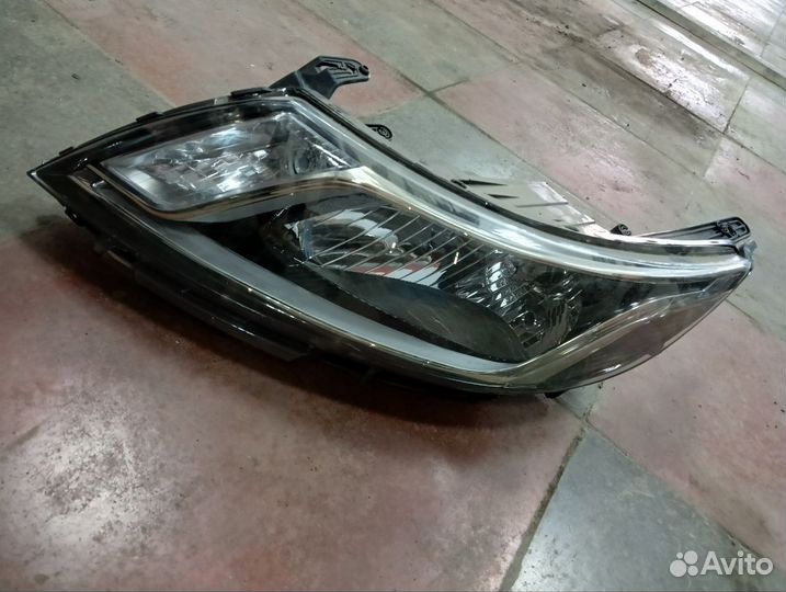 Фара передняя левая под корректор Kia Rio III 2011