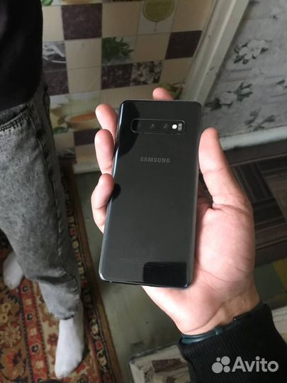 Samsung Galaxy S10, 8/128 ГБ