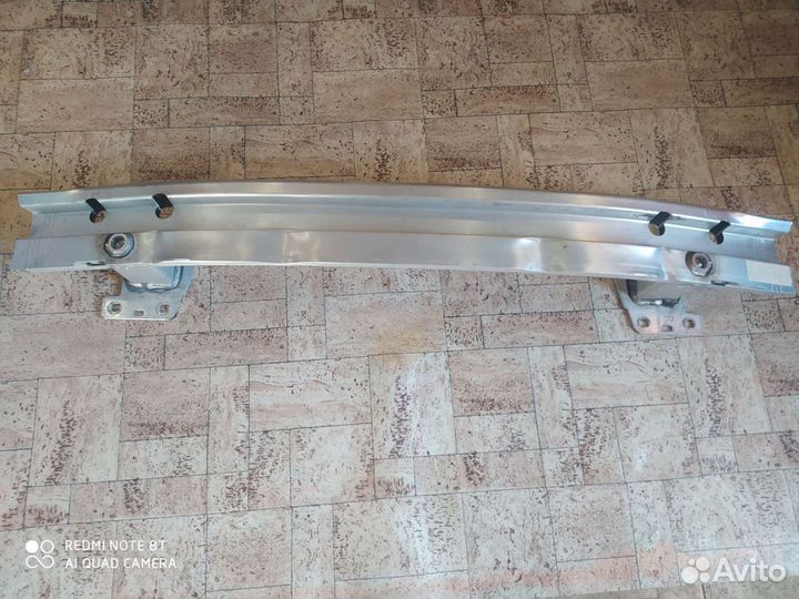 Усилитель бампера Touareg D2