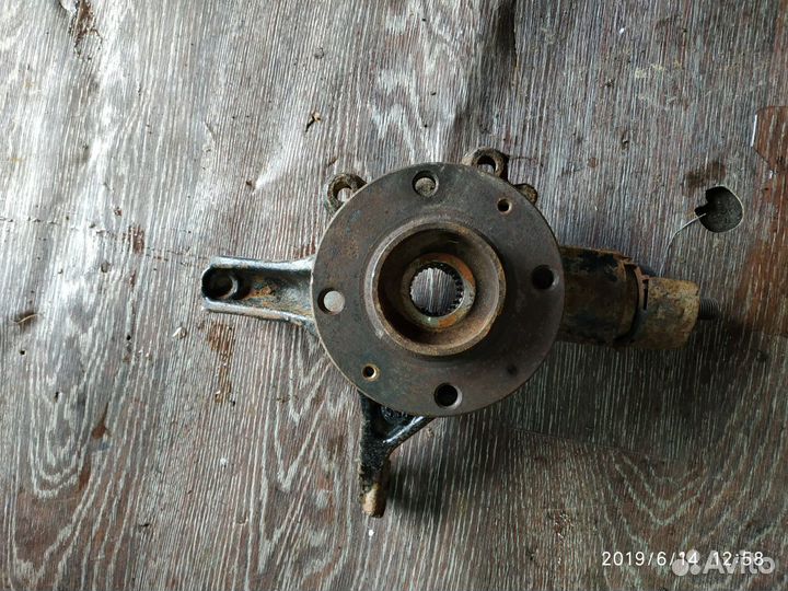 Кулак П.П Citroen Berlingo (NEW) (B9) 2008)