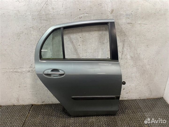 Молдинг стекла Toyota Yaris, 2009