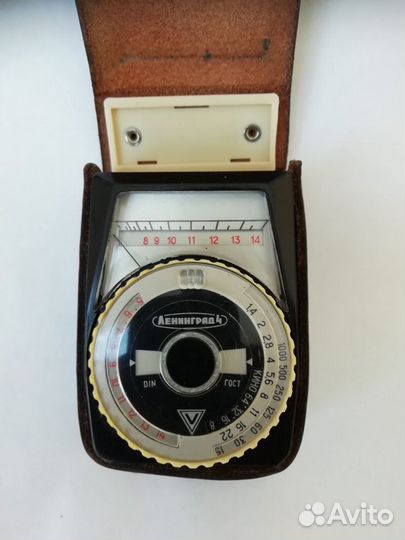 Фотоэкспонометр Ленинград-4 хорошее состояние