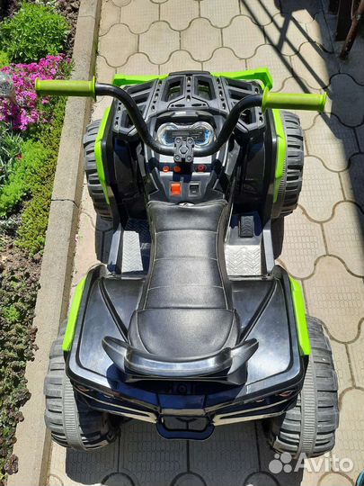 Детский квадроцикл на аккумуляторе