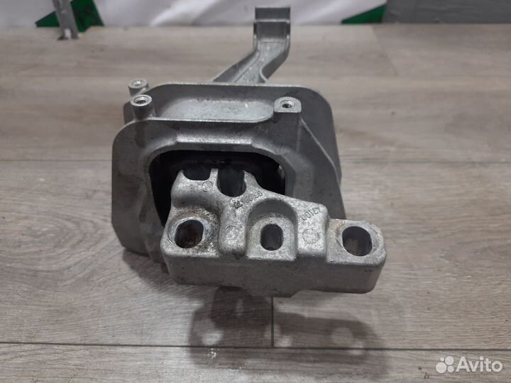 Подушка двигателя для 1.4 CHP Skoda Octavia A7