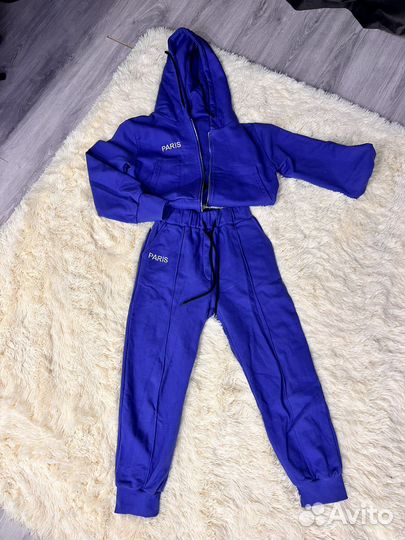 Спортивный костюм женский