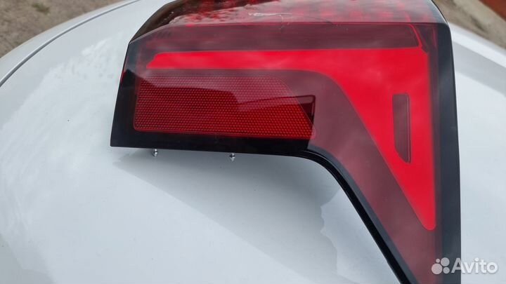 Задний правый фанарь кia