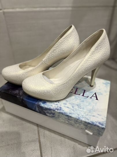 Продаю свадебные туфли