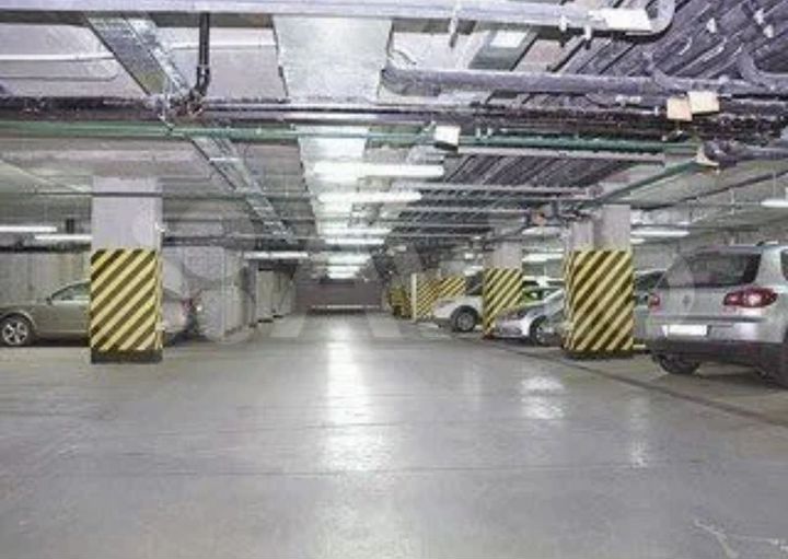 Машиноместо, 14 м²