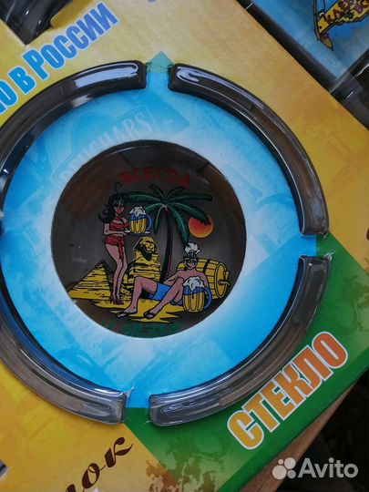 Набор рюмок и пепельница