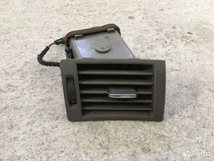 Дефлектор салона правый Audi A4 (4122)