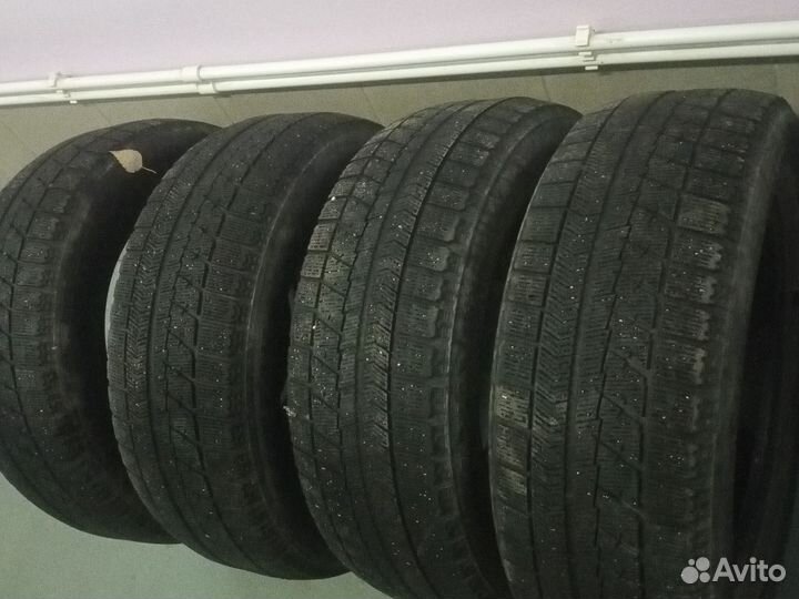 Bridgestone Blizzak VRX 225/60 R17