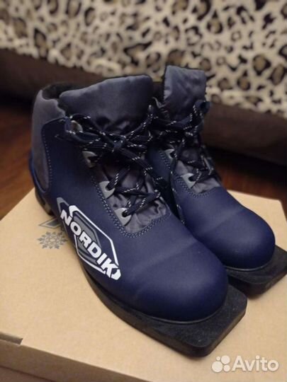 Лыжные ботинки (40р-р)