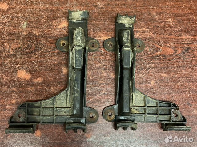 Направляющие заднего бампера ауди 80 б4