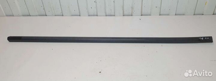 Молдинг двери передней правой BMW E36