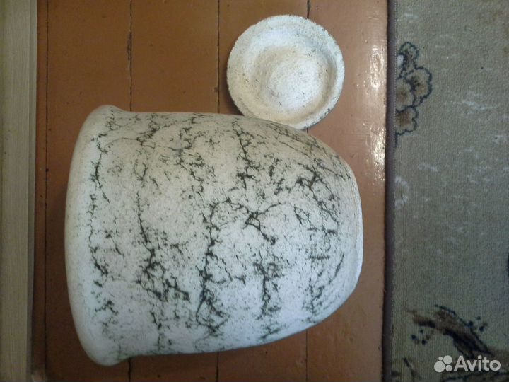 Горшок глиняный