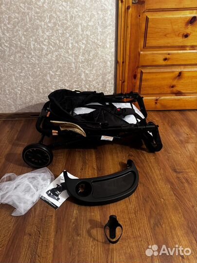 Коляска новая прогулочная с перекидной ручкой