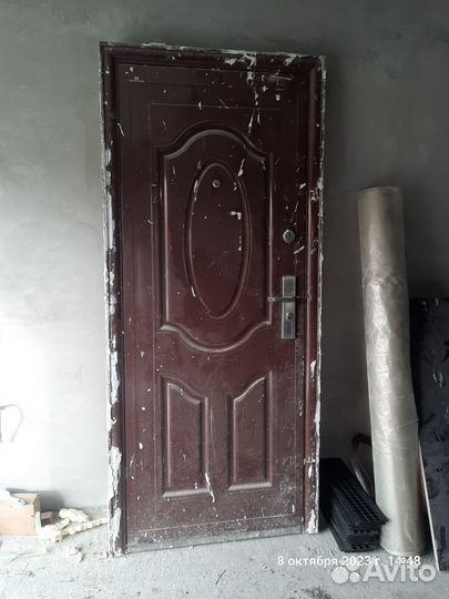 Дверь входная железная б/у