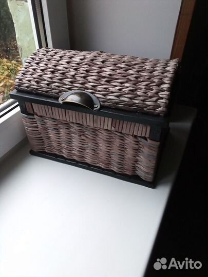 Плетёная шкатулка сундучок