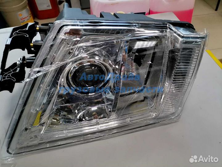 Фара Вольво Фш Фм правая
