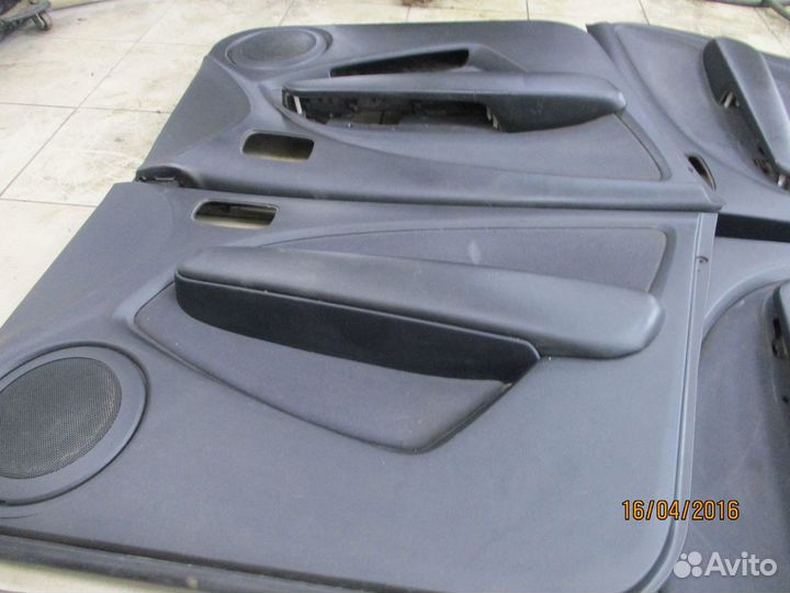 Обшивка двери комплект Мицубиси Аутлендер 1