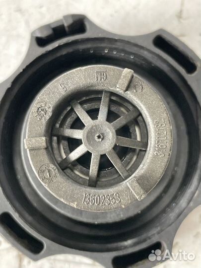 Крышка расширительного бачка Опель Астра J