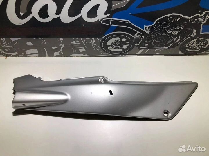 Пластик задний правый Honda VFR 750 F RC36 1993г