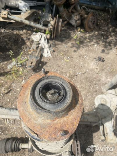 Передняя левая стойка Daewoo Nexia 1, 2