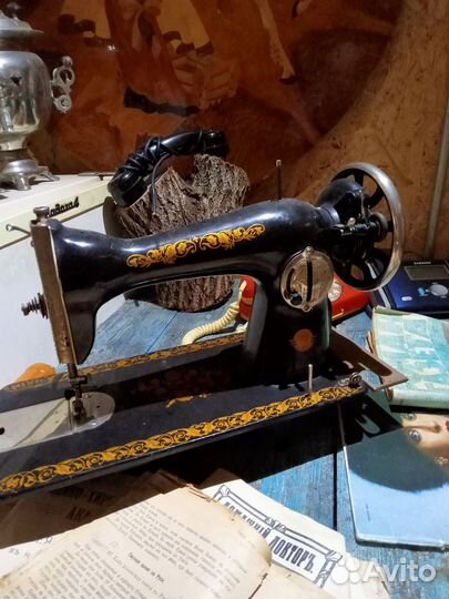 Швейная машинка старинная
